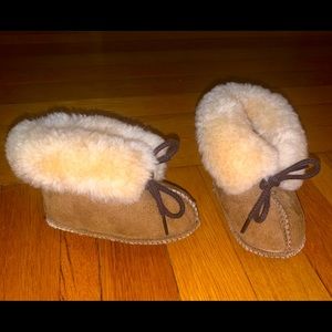 Minnetonka Infant Sheepskin Booties